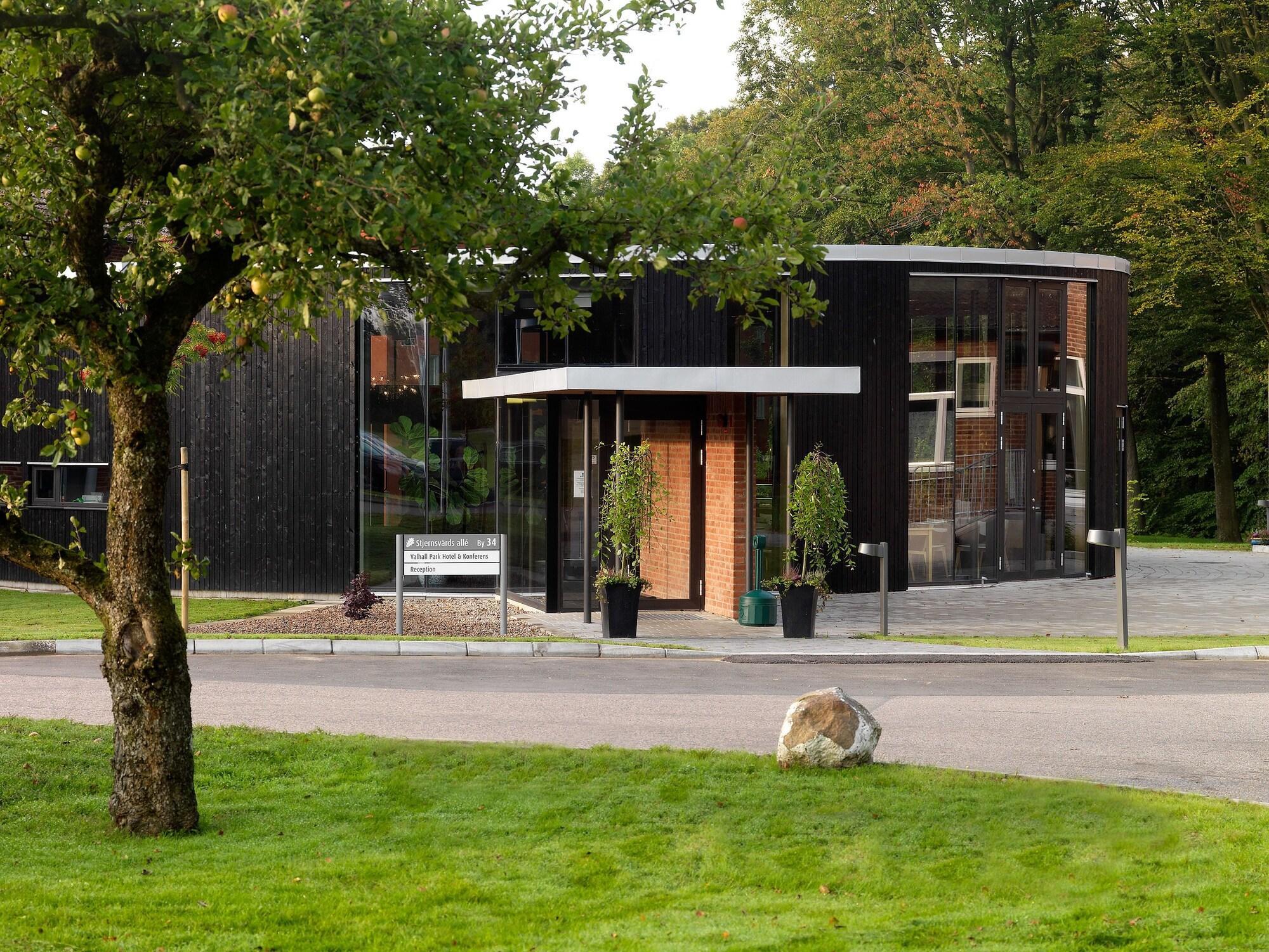 Best Western Valhall Park Hotell Ängelholm Exterior foto